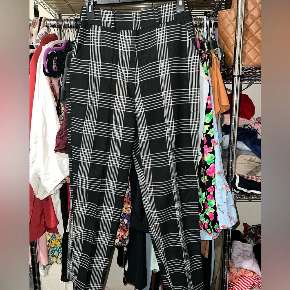 NWOT ASOS Black and White Checkered Women's Trousers - Picture 1 of 4